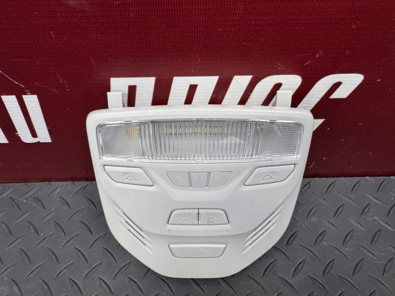 плафон освещения салона