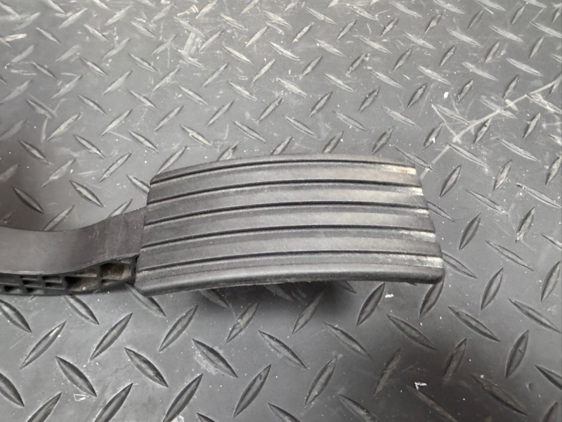 Педаль газа