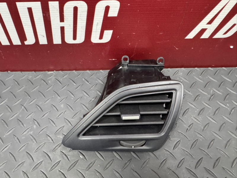 Воздушный дефлектор салона