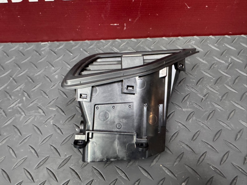 Воздушный дефлектор салона