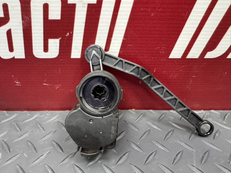 Сервопривод заслонки печки