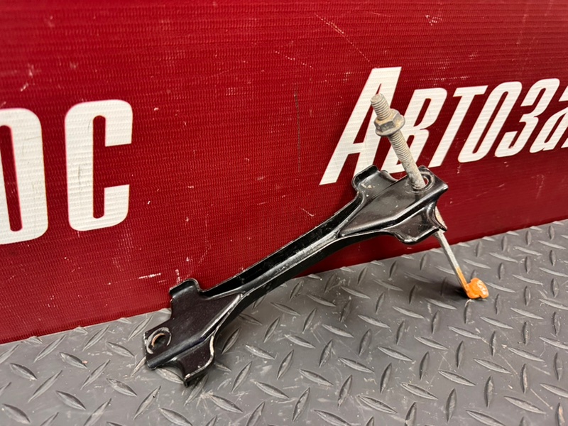 Крепление акб