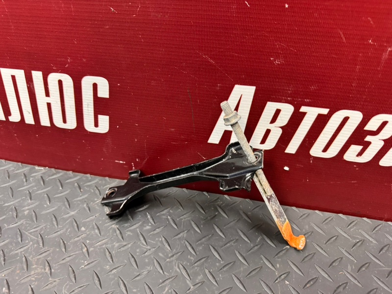 Крепление акб