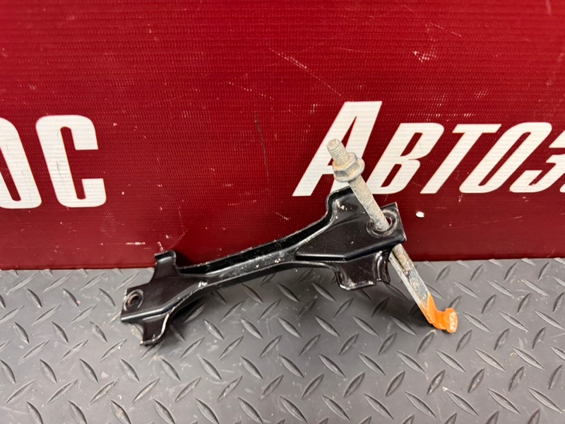 Крепление акб