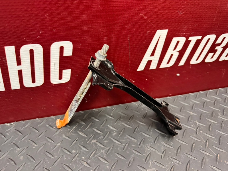 Крепление акб