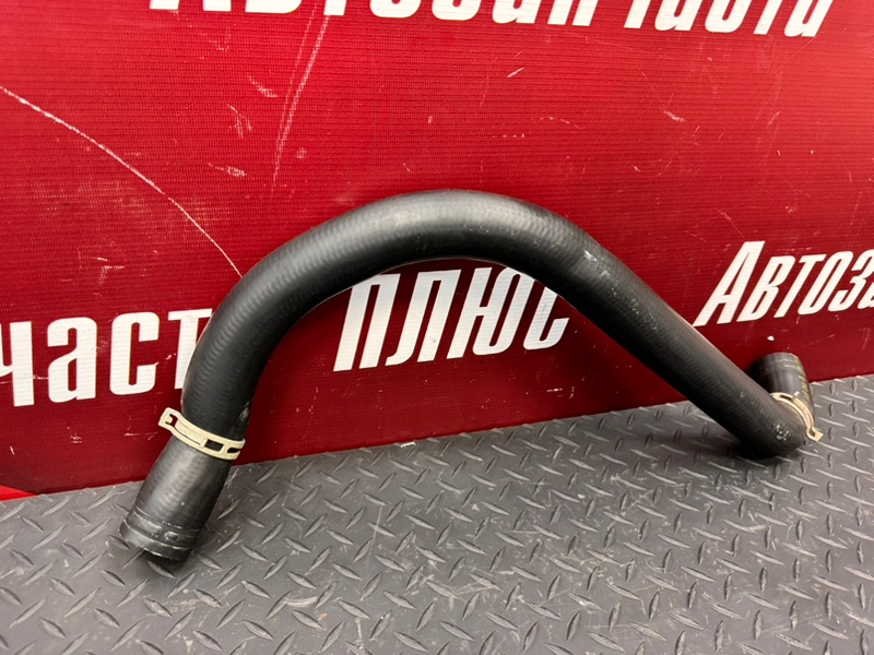 Верхний патрубок радиатора