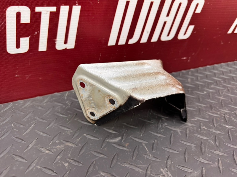 Кронштейн     крыла