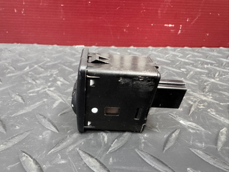 Кнопка корректора фар