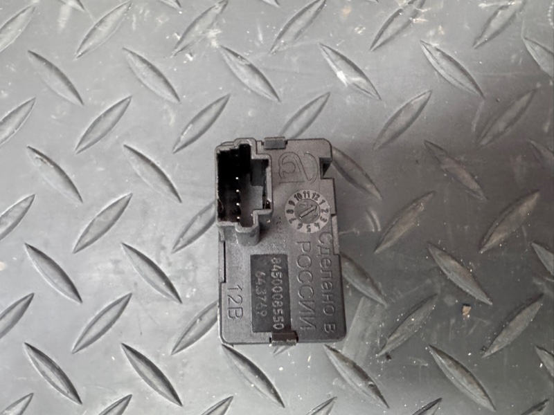 Кнопка корректора фар