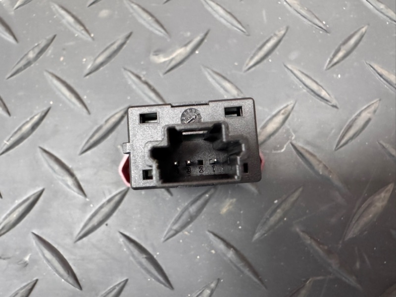 Кнопка аварийной сигнализации