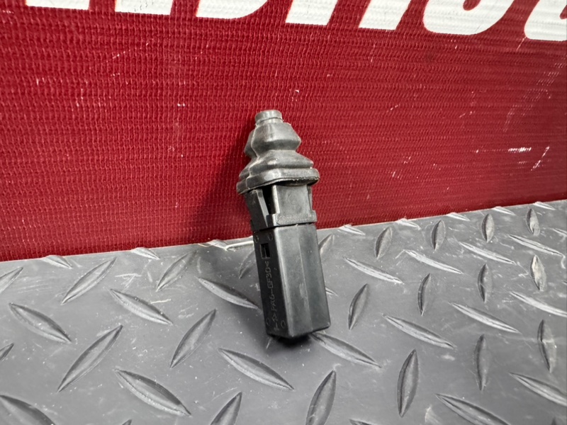 Активатор лючка бензобака