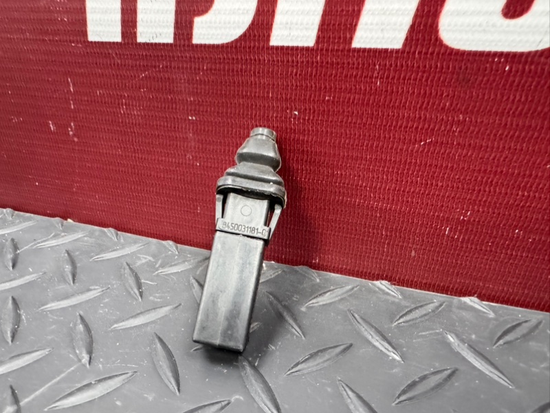 Активатор лючка бензобака