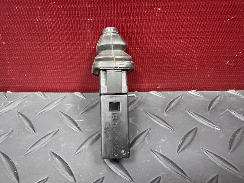 Активатор лючка бензобака