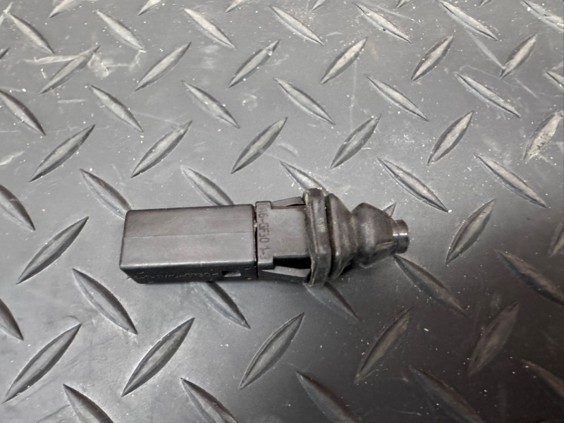 Активатор лючка бензобака