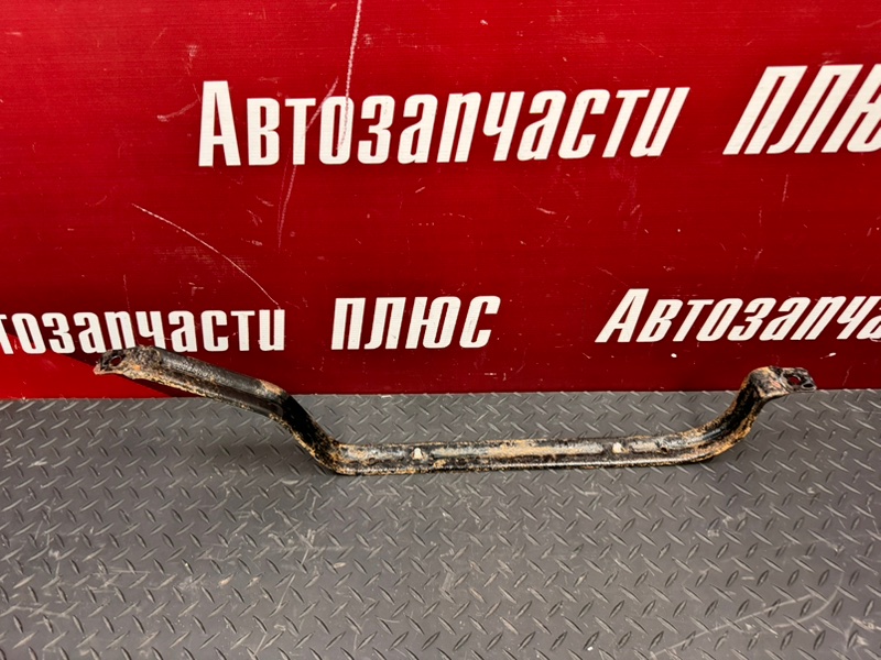 Крепление топливного бака