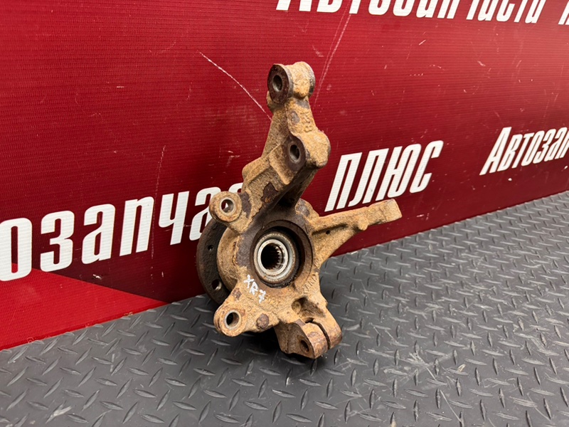 Кулак поворотный