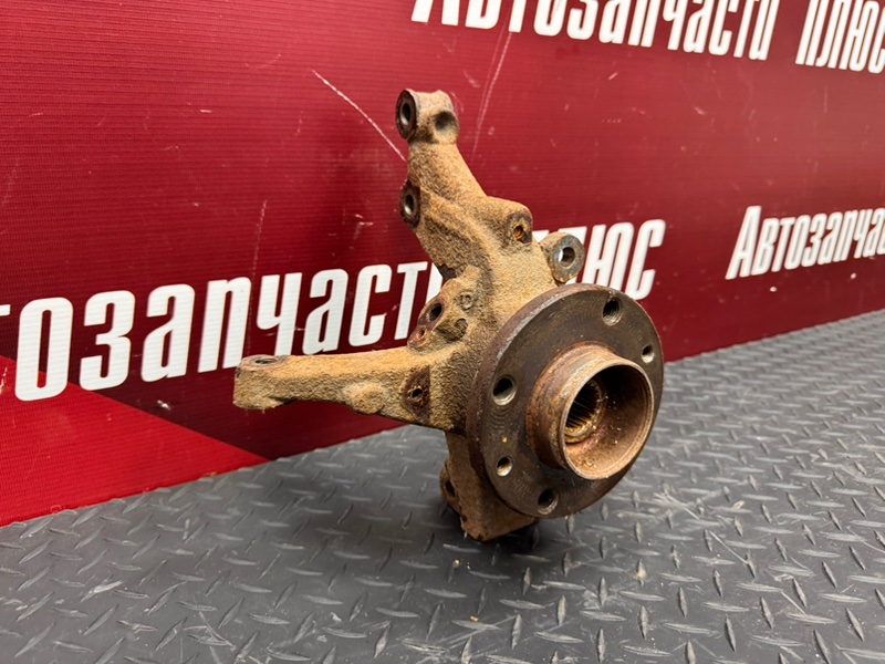 Кулак поворотный