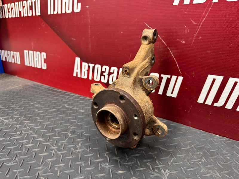 Кулак поворотный