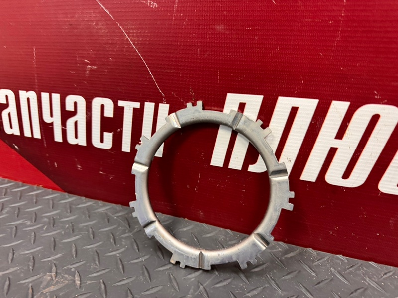 Гайка крепления бензонасоса