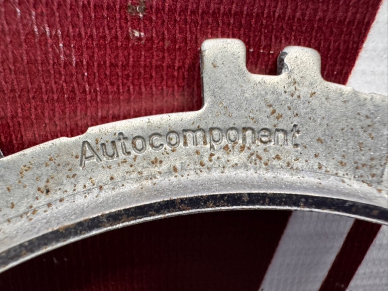 Гайка крепления бензонасоса