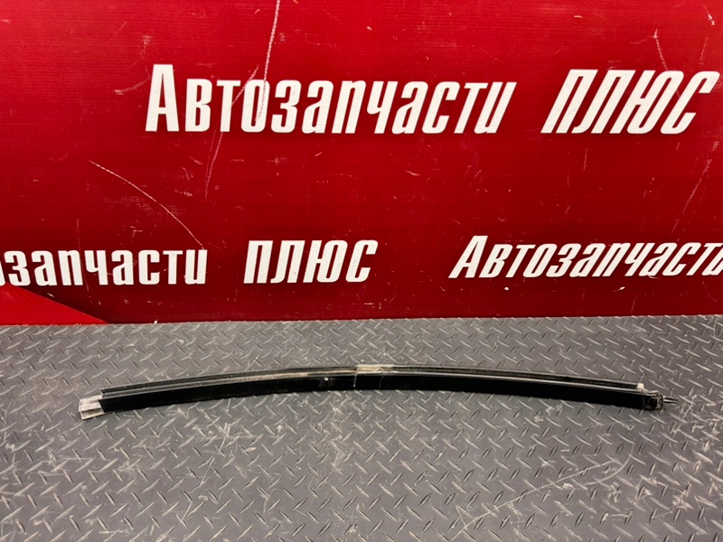 Направляющая стекла     двери