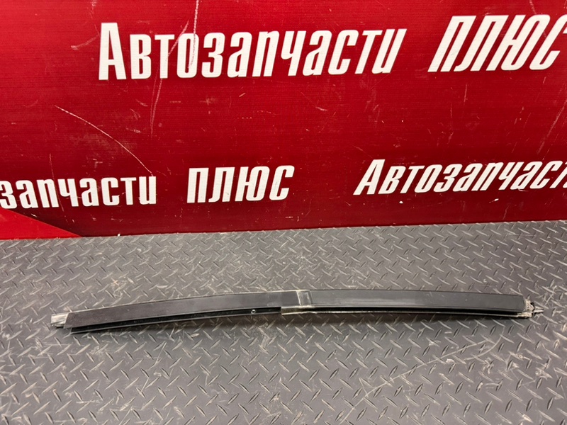 Направляющая стекла     двери