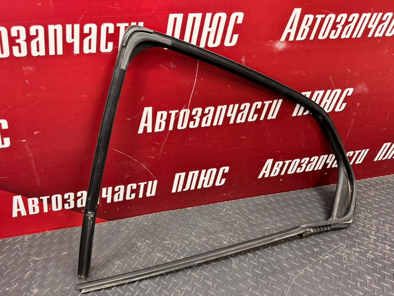 Уплотнитель стекла      двери