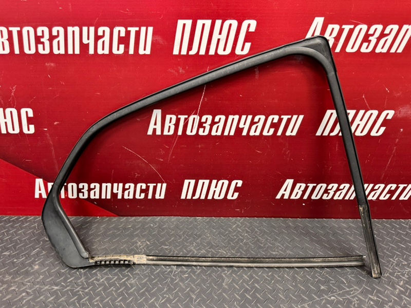 Уплотнитель стекла      двери