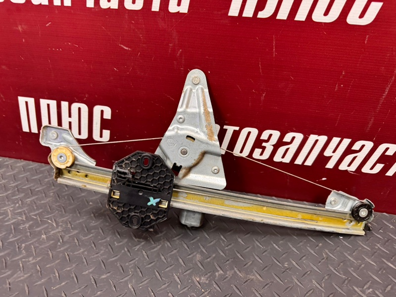 Стеклоподъемник    двери