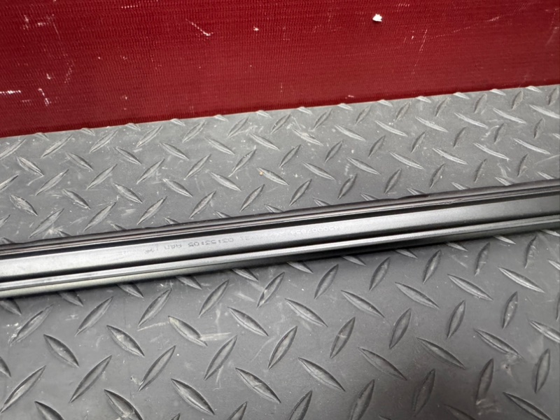 Уплотнитель стекла двери внутренний