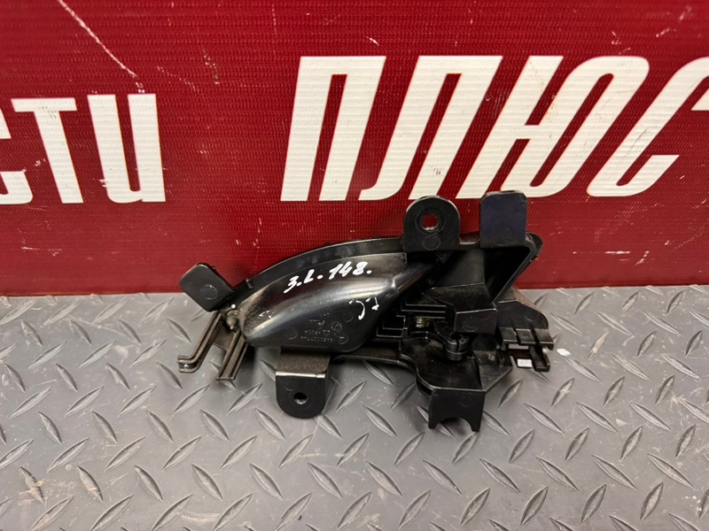 Внутренняя  ручка двери