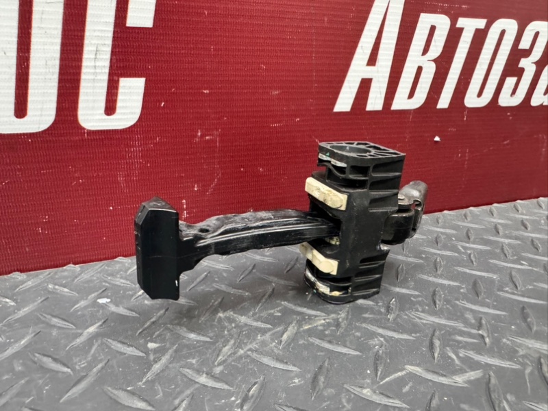 Ограничитель      двери