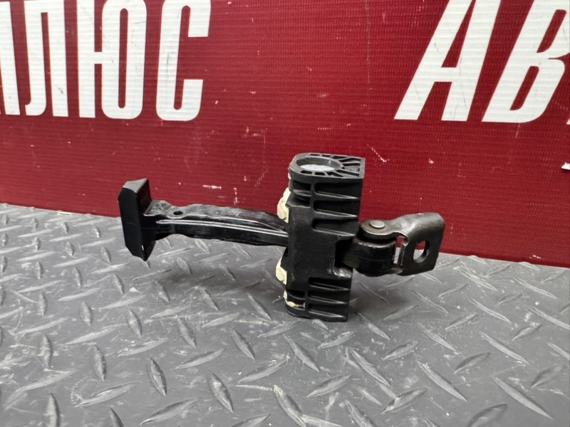 Ограничитель      двери