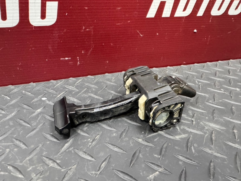 Ограничитель      двери