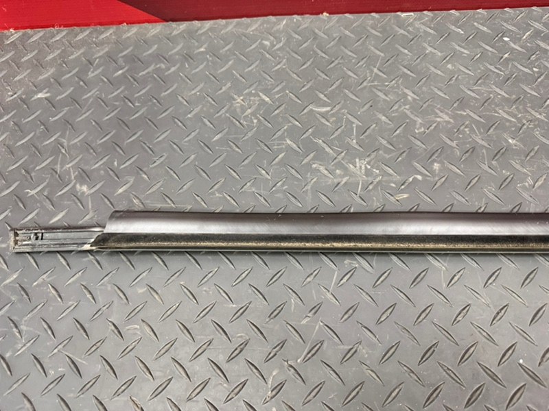 Уплотнитель стекла двери внешний