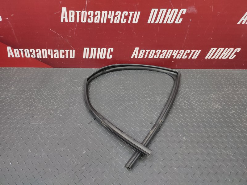 Уплотнитель стекла двери