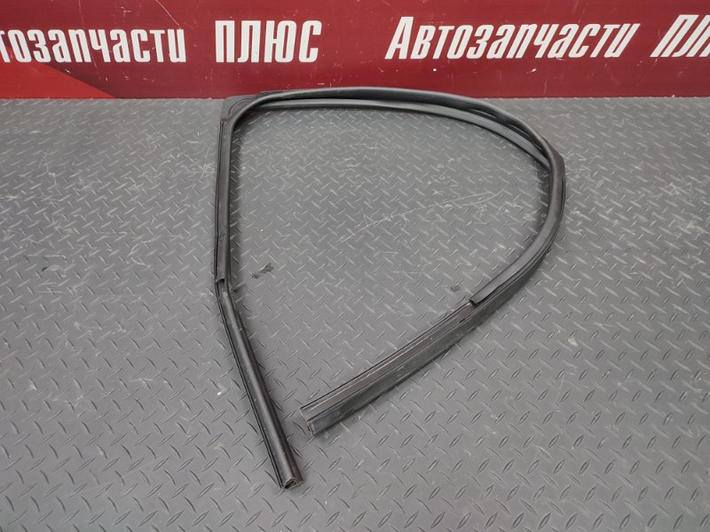 Уплотнитель стекла двери