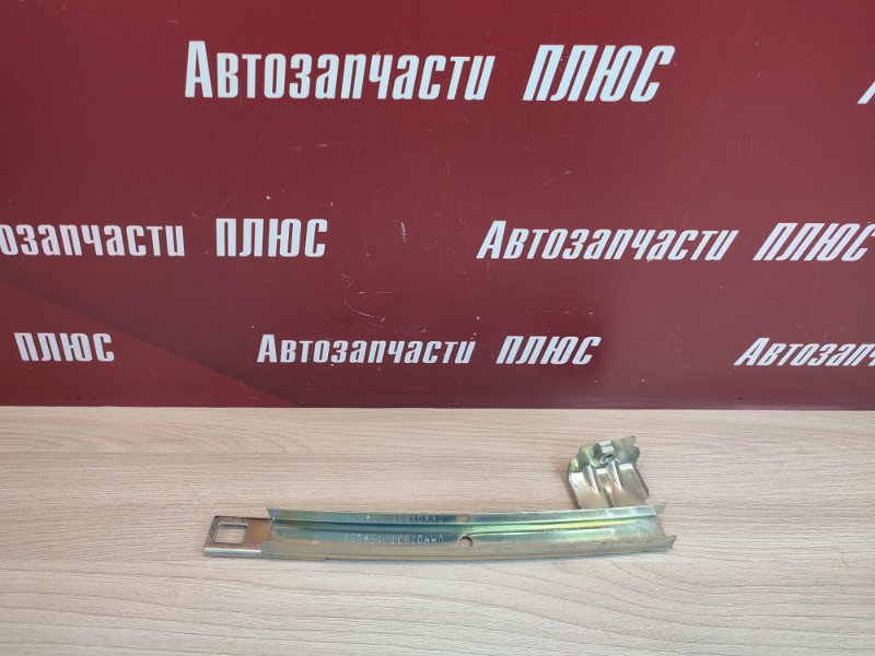 Направляющая стекла     двери