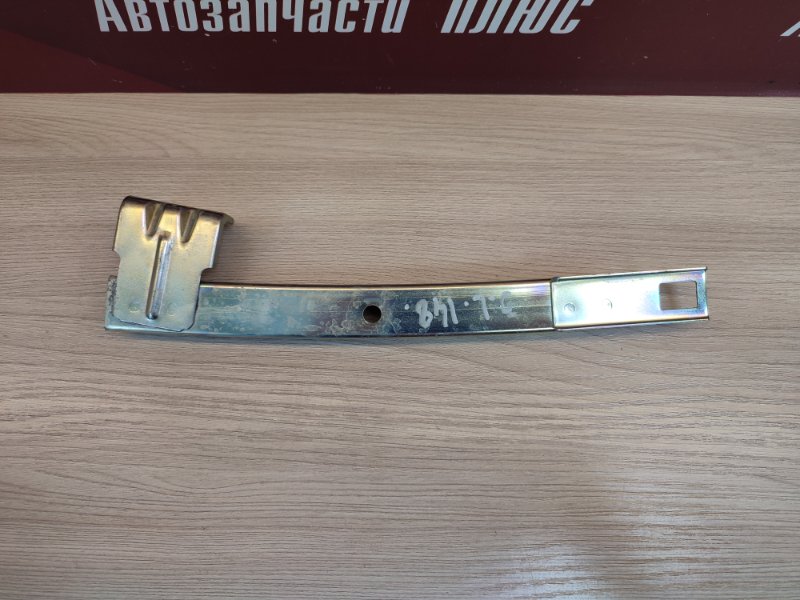 Направляющая стекла     двери