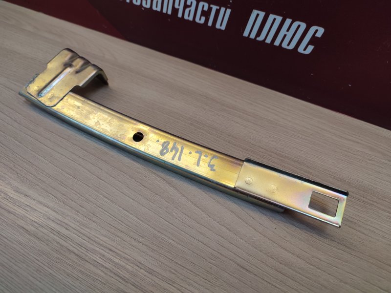 Направляющая стекла     двери