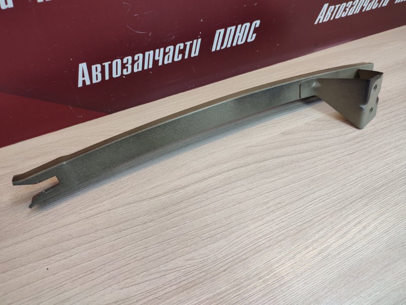 Направляющая стекла     двери