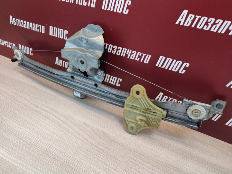 Стеклоподъемник    двери