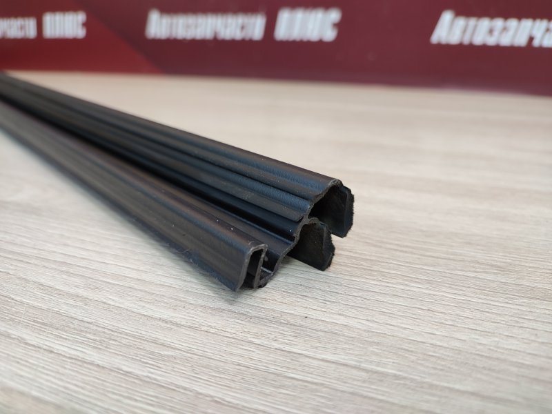 Уплотнитель стекла двери внутренний