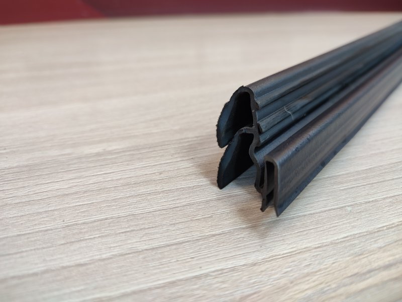 Уплотнитель стекла двери внутренний