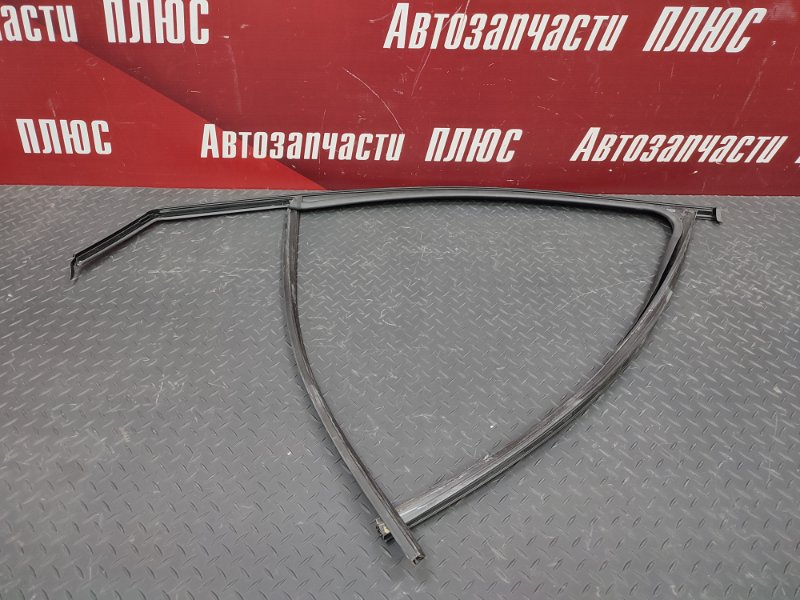 Уплотнитель стекла      двери