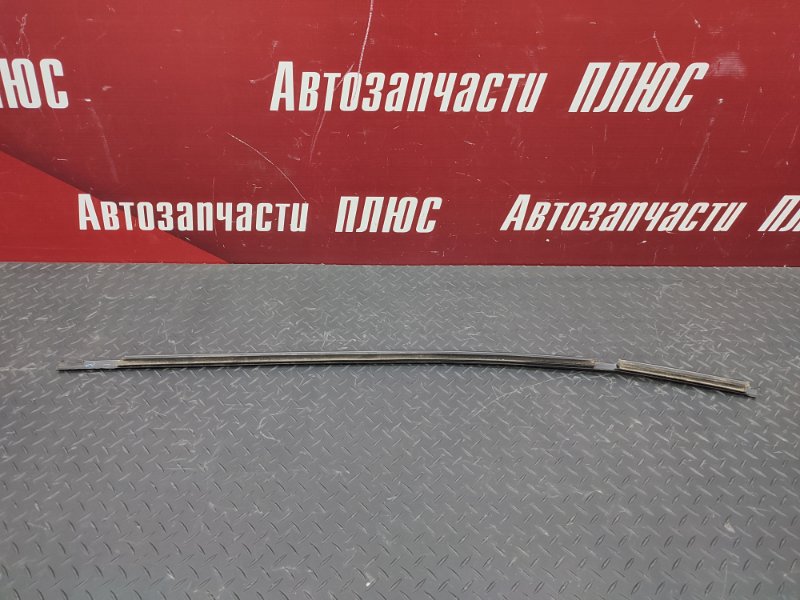 Уплотнитель стекла двери внешний