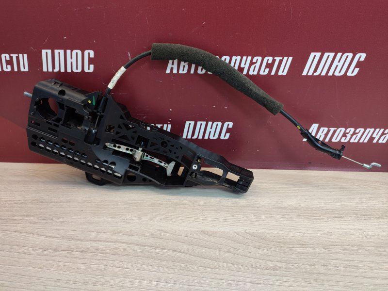 Кронштейн ручки двери