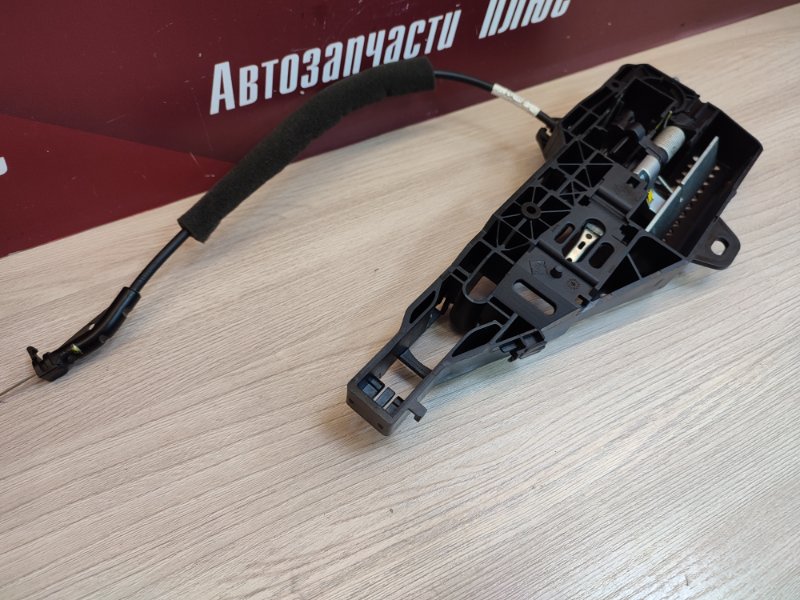 Кронштейн ручки двери