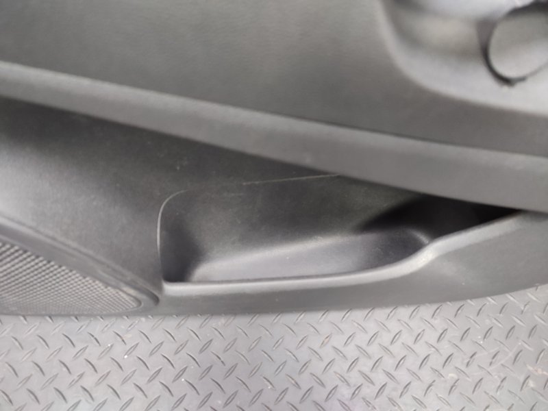 Обшивка боковой двери