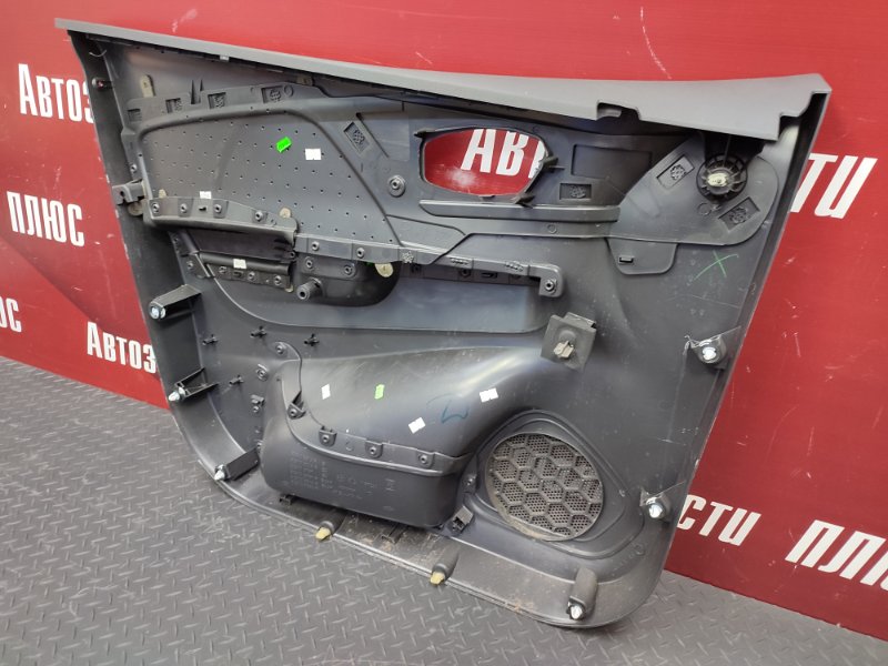 Обшивка боковой двери